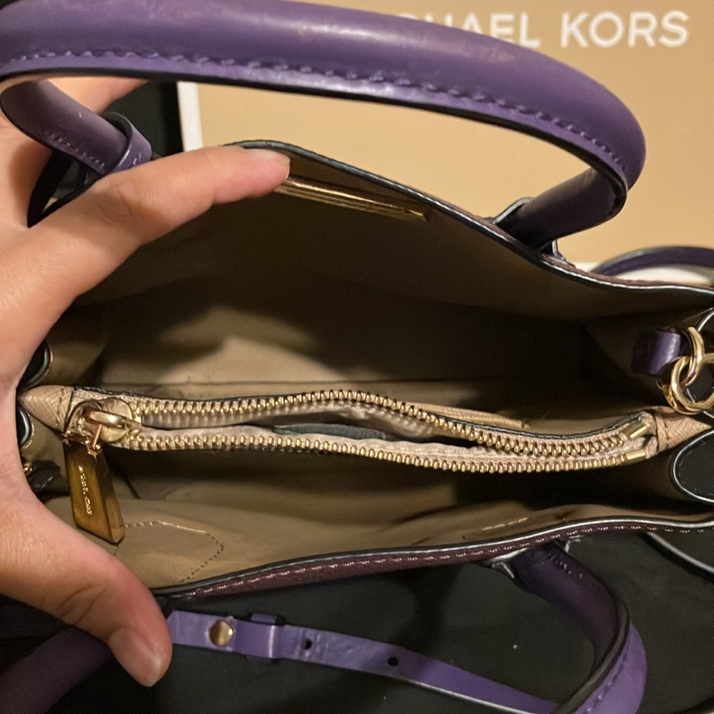 Michael Kors bag - Picture 9 of 17